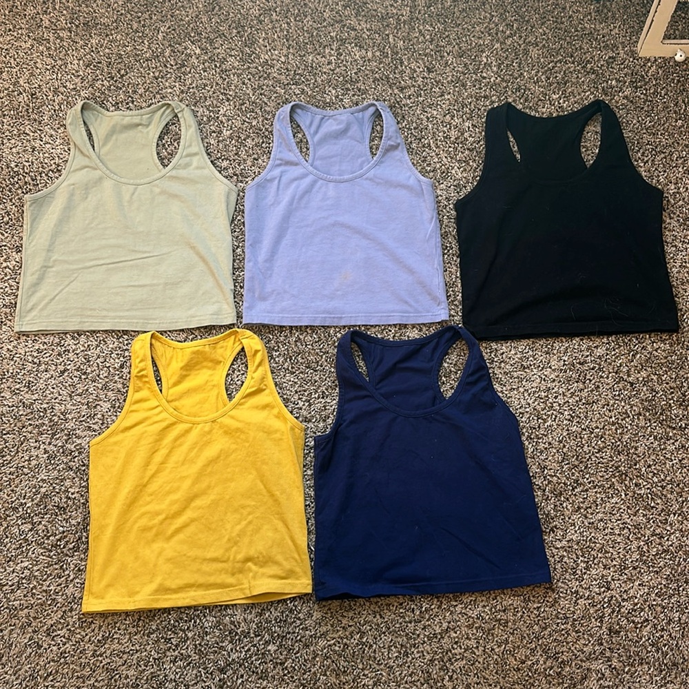 Women’s small razorback crop top tanks - pack of 5!!!!